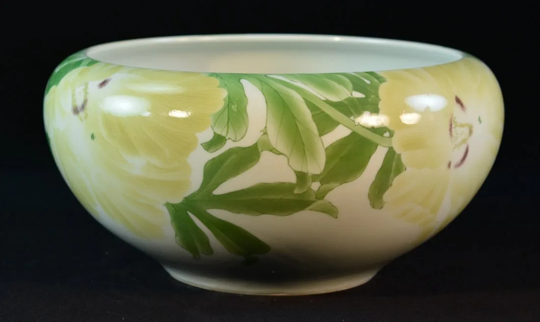 Large Japanese Studio Porcelain Bowl by Makuzo Kozan