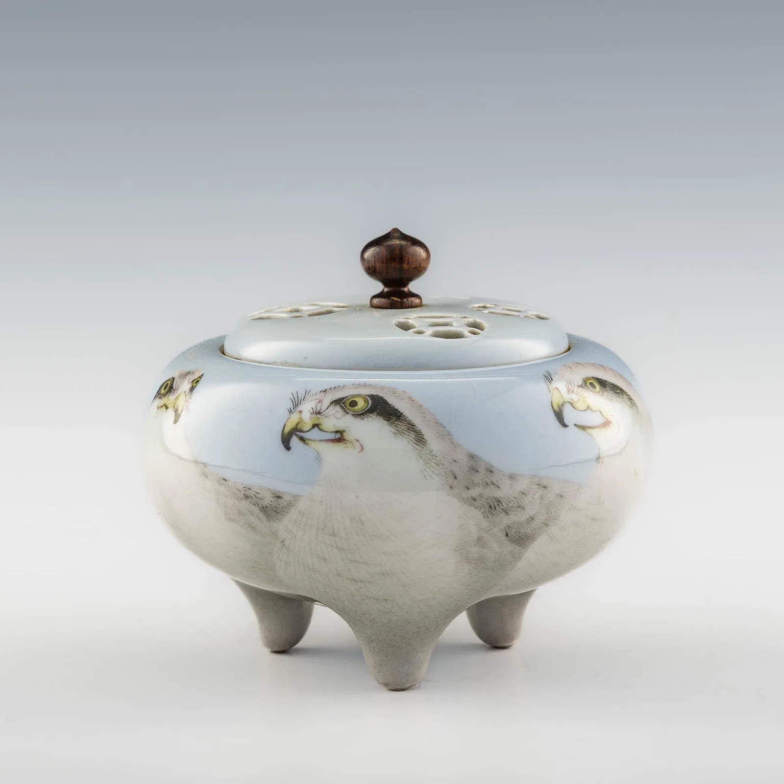 A Japanese porcelain censer by Makuzu Kozan, Meiji