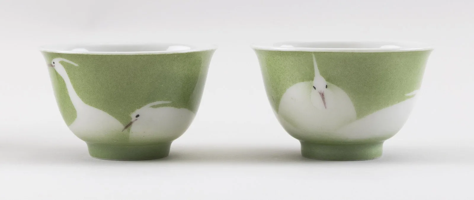 PAIR OF JAPANESE MAKUZU KOZAN PORCELAIN WINE CUPS 20th